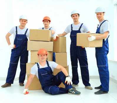 Moving truck service for homes and flats in Archway