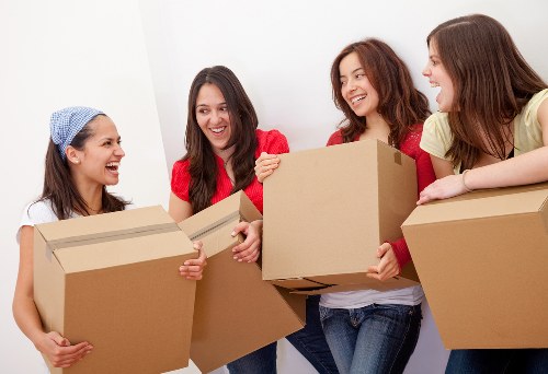 Archway moving van service for households and businesses